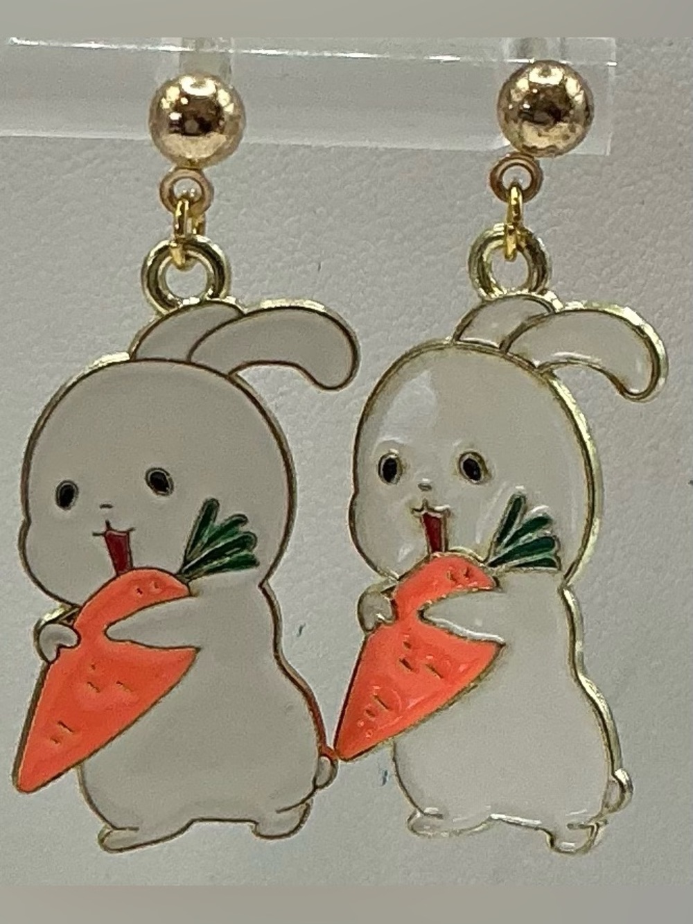 CUTE WHITE BUNNY EATING CARROTS DANGLE EARRINGS
